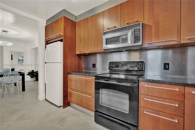 Building Photo - 331 189th Terrace