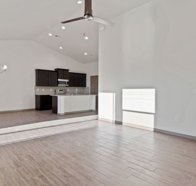 Building Photo - Brand New Townhome, $500 off first months ...