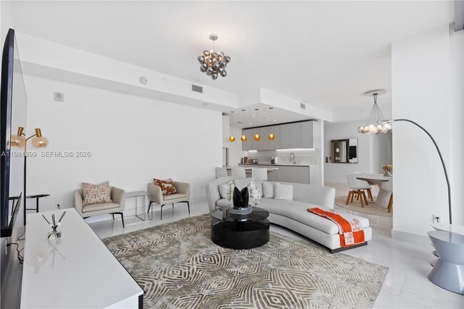 Building Photo - 16901 Collins Ave