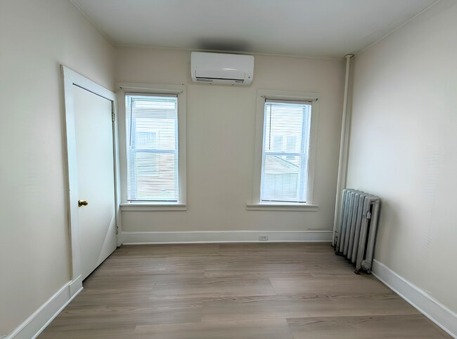Building Photo - 585 Chestnut St