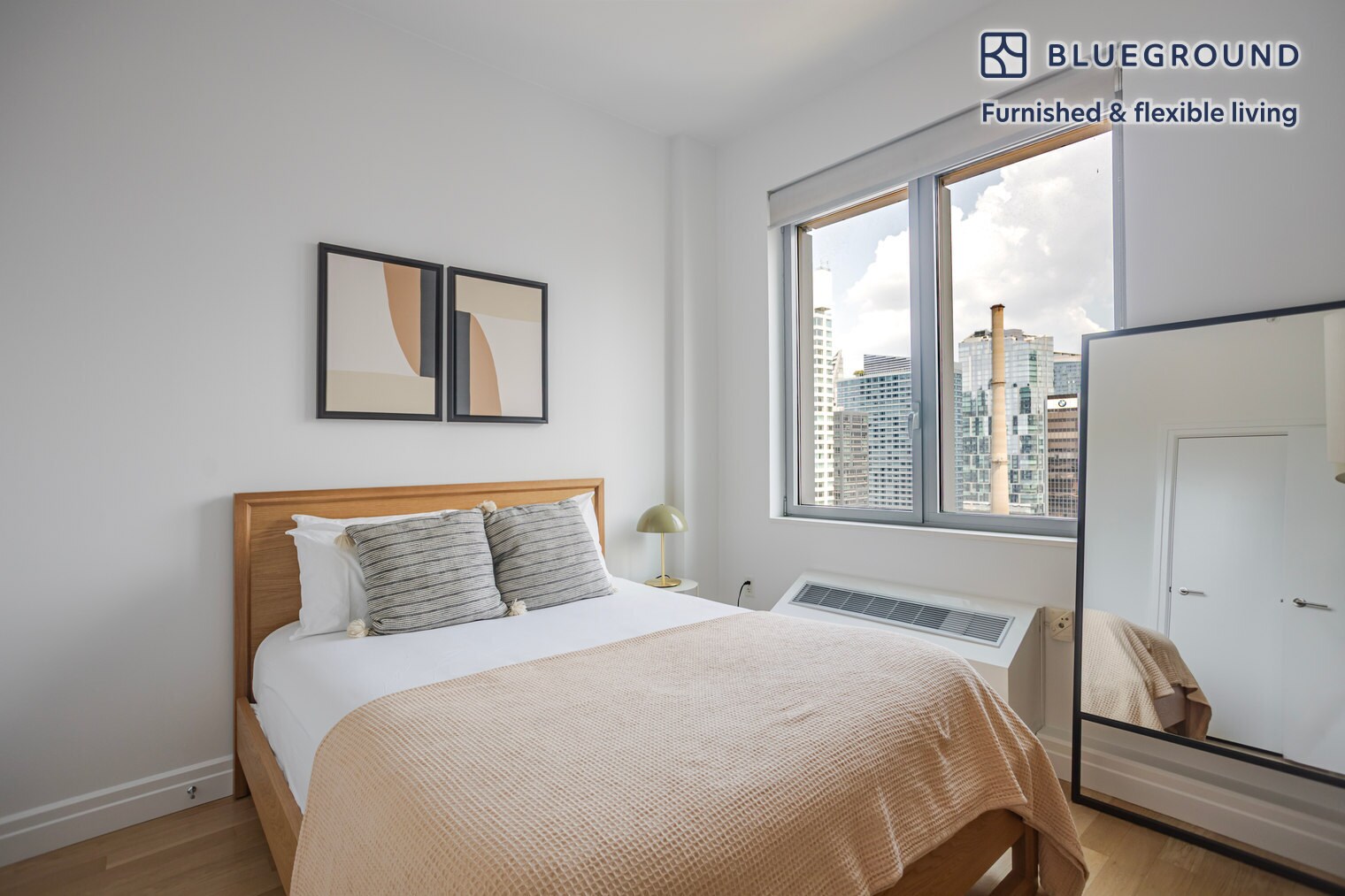 Building Photo - 550 W 54th St