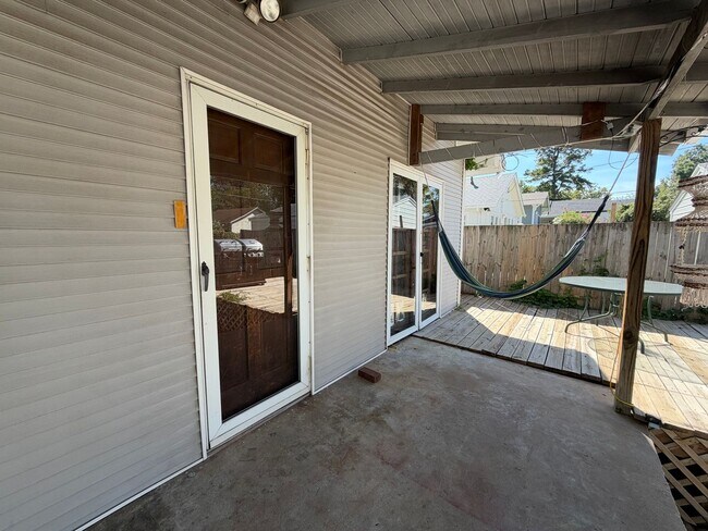 Building Photo - 1208 S Florence Pl