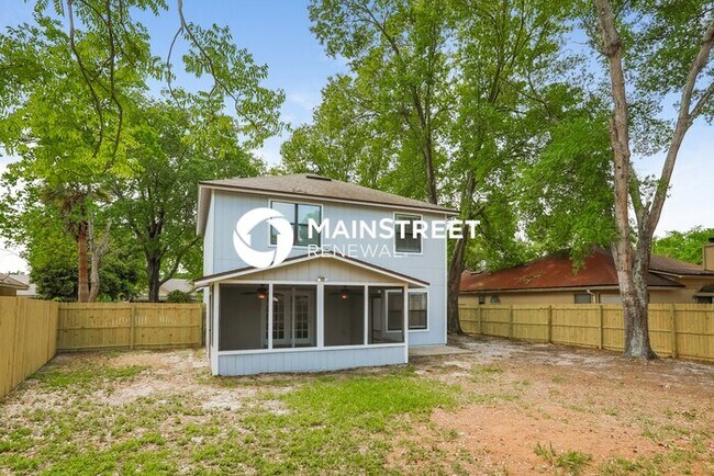 Building Photo - 3 Bedroom Pet-Friendly Home in Jacksonville, FL with Main Street Renewal