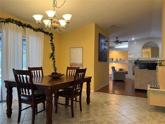 Building Photo - 8748 Forest Lake Dr