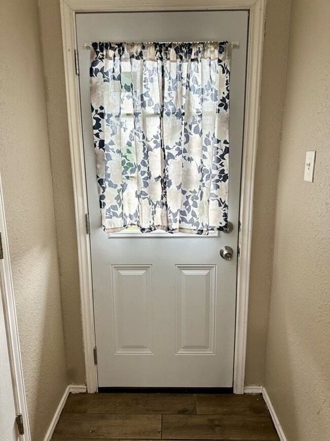 Building Photo - 4203 Deek Dr