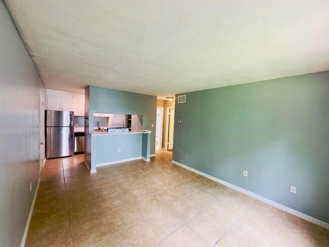 Building Photo - 225 S Tropical Trail