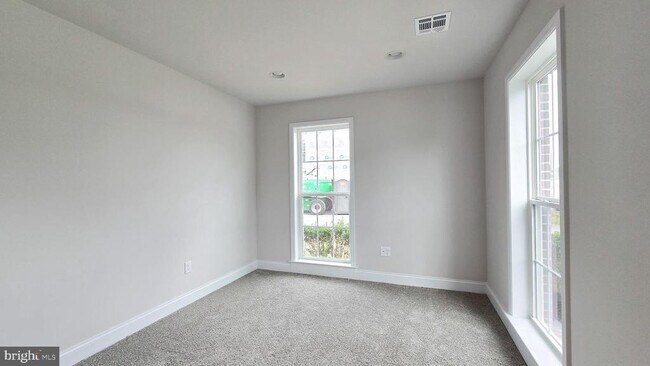 Building Photo - 3089 Herr St