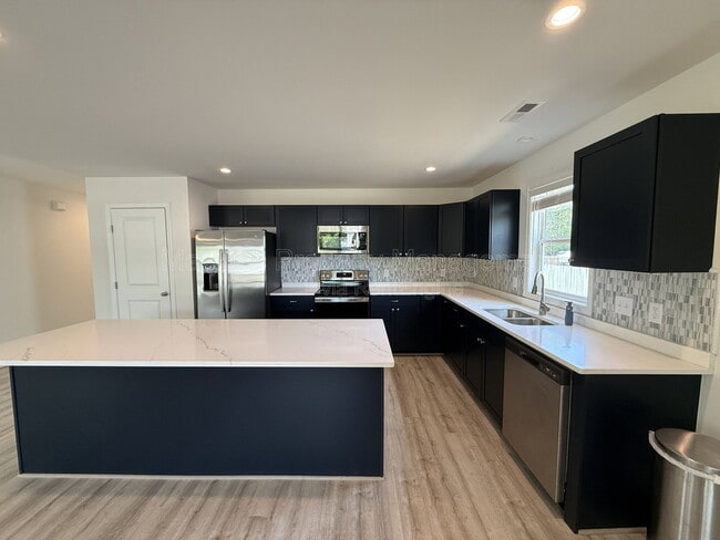 Building Photo - 990 Ebb Tide Dr