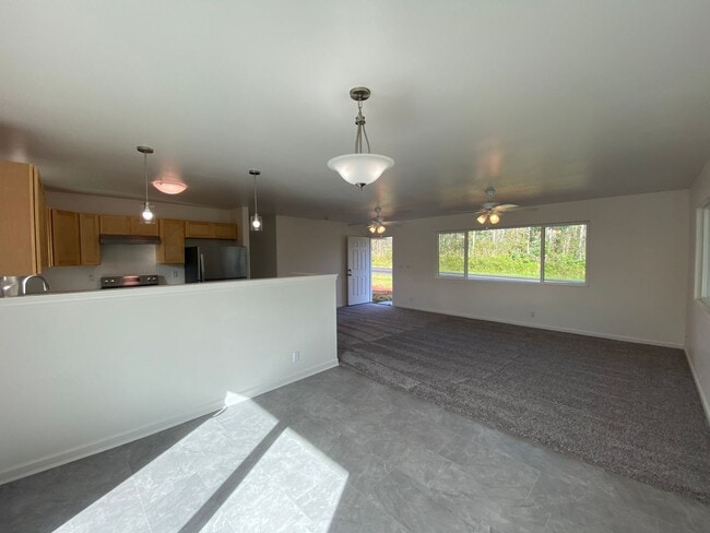 Building Photo - 16-2034 Gardenia Drive