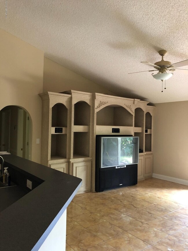 Building Photo - 2551 Coachman Lakes Dr