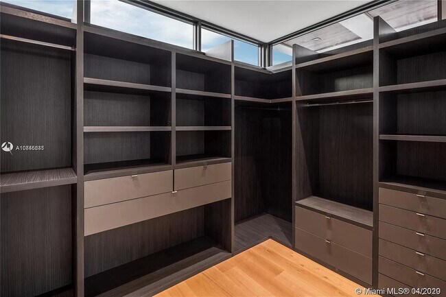 Building Photo - 7311 Belle Meade Island Dr