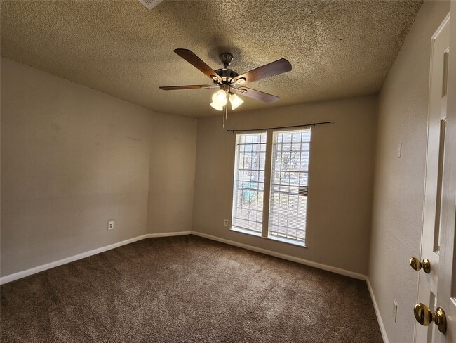 Building Photo - 9607 Hanford St