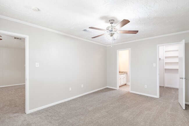 Building Photo - 4611 Wee Lassie Ln