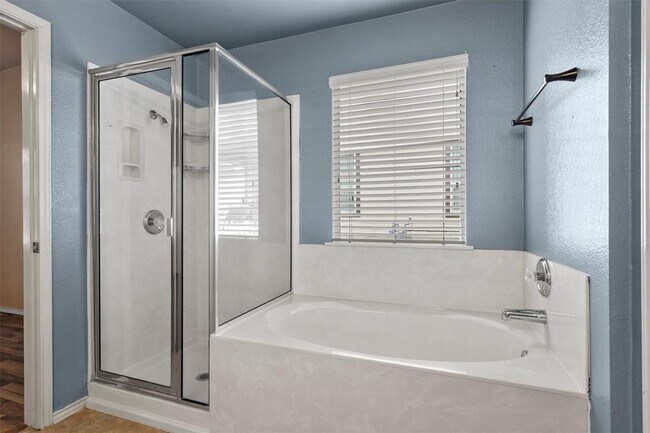 Building Photo - 693 Sampson