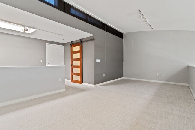 Building Photo - Tri-Level Inner Mission Live/Work Condo - ...