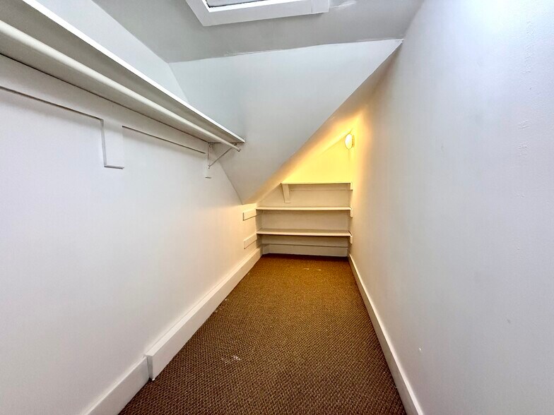 Building Photo - 418 2nd St