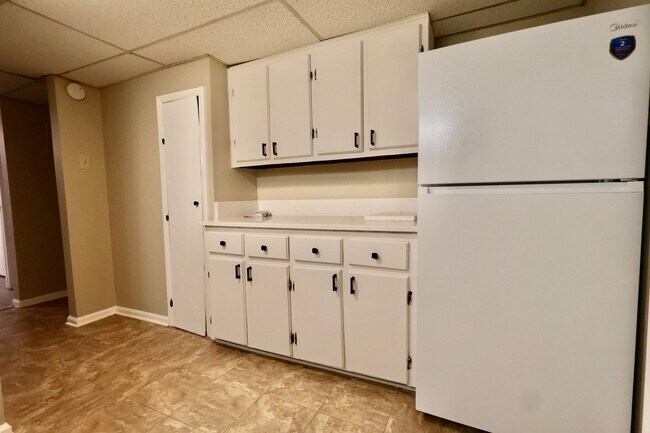 Building Photo - 536 Edgecrest Cir