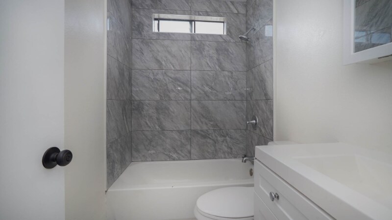 Building Photo - 1444 W 227th St
