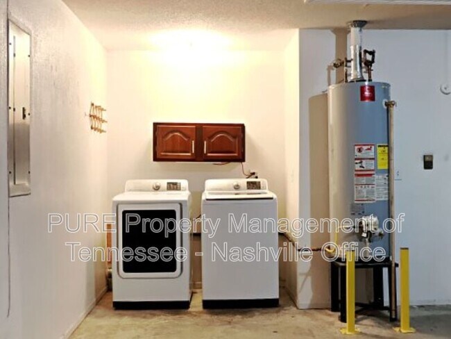 Building Photo - 2215 Joann Dr