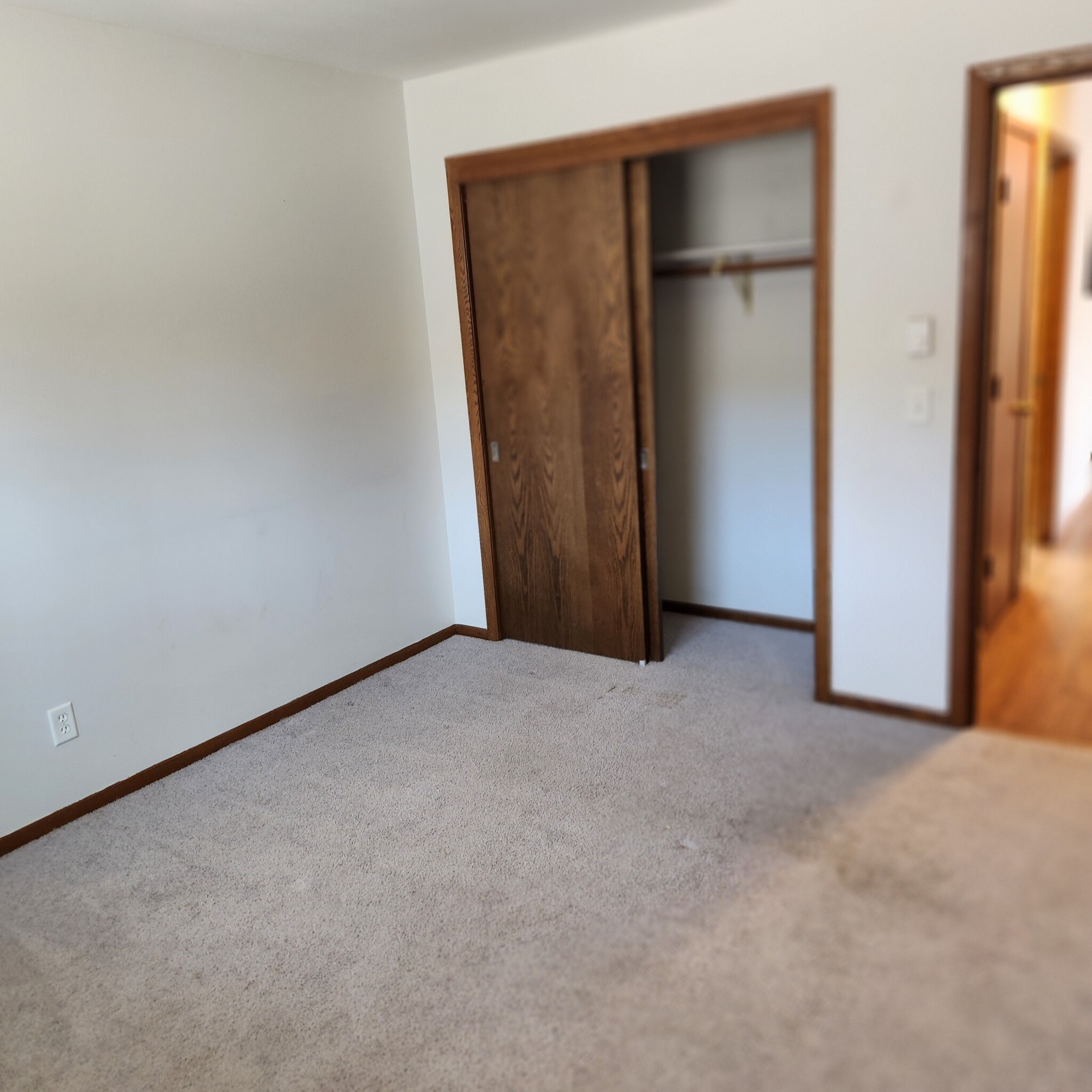 Bed room 1 - 524 Marshal Ct