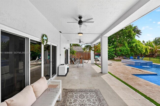 Building Photo - 9592 Majestic Way