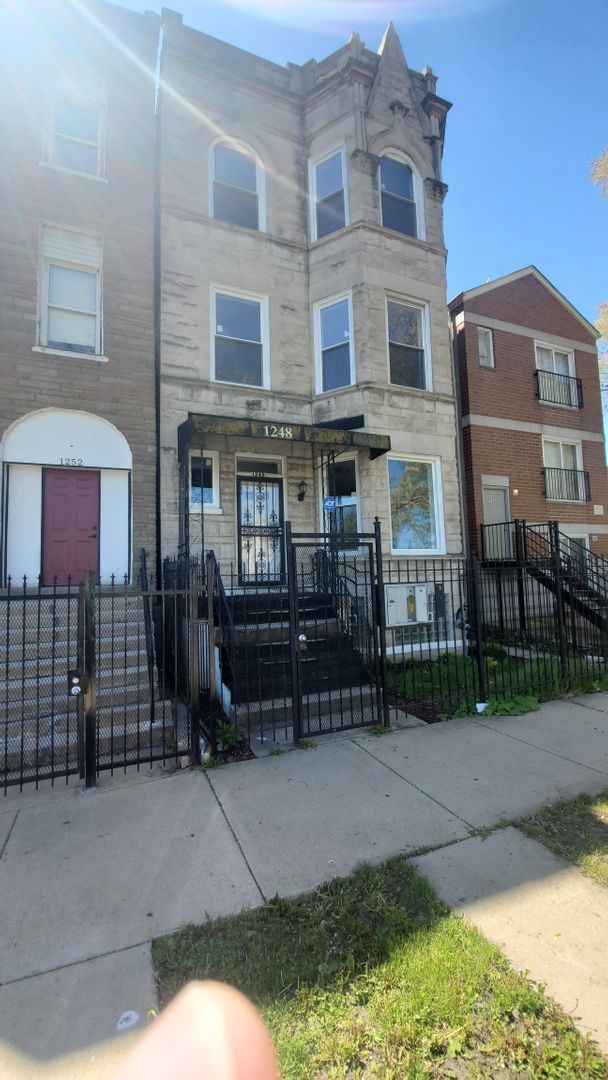 Primary Photo - Gorgeous Lawndale 2 Bedroom