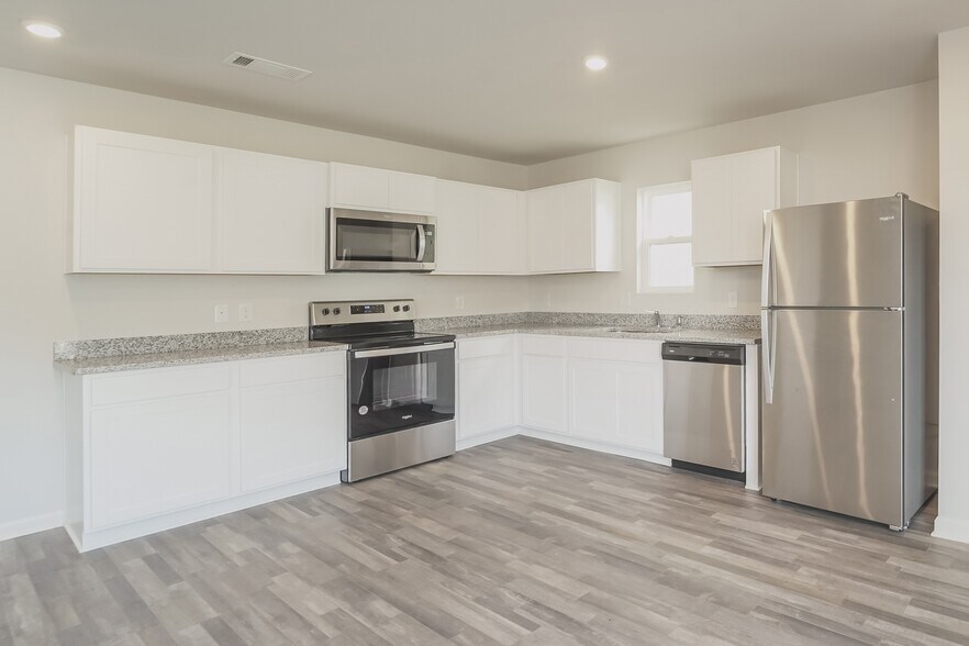 Building Photo - 688 Farmstead Trail