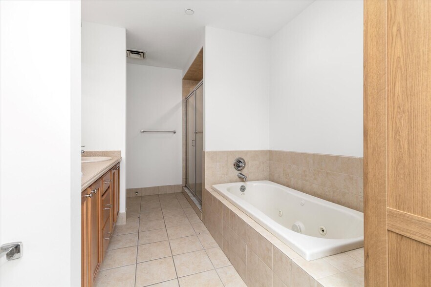 Building Photo - 1 Orient Way