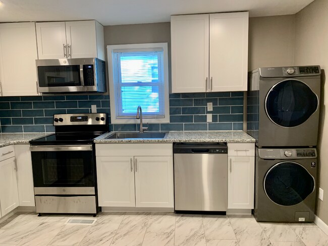 Building Photo - "5 Points Beauty 2-Bed Oasis in Huntsville. $500 off one month with 18 month lease!!!