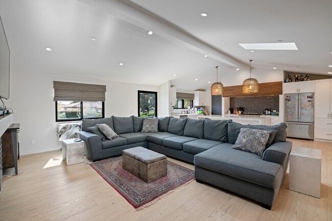 Building Photo - 3116 Calle Fresno