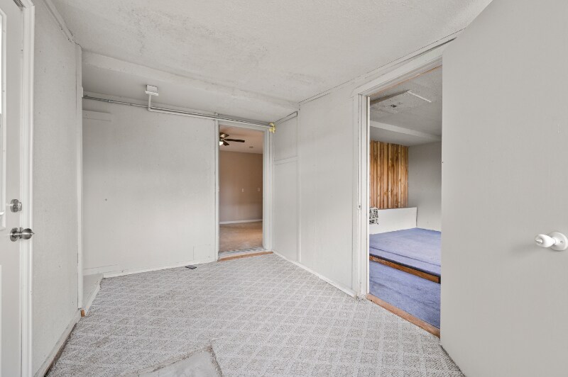 Building Photo - 5520 Coyote Ln