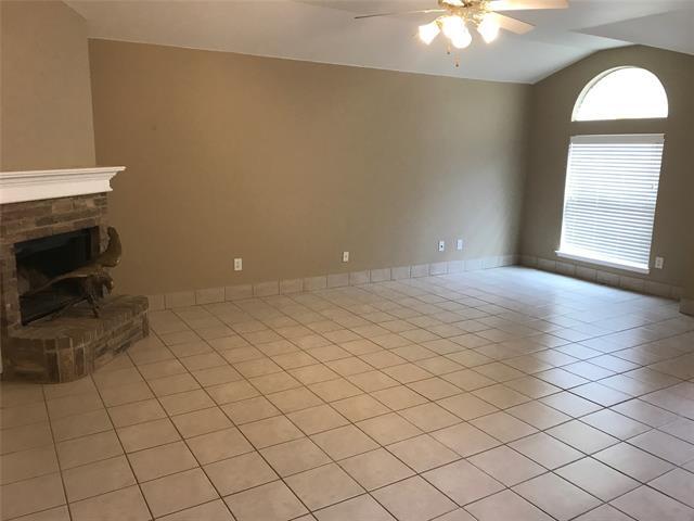 Building Photo - 524 Caravan Dr