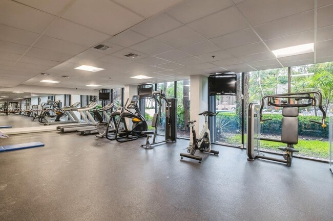 Building Photo - 540 Brickell Key Dr