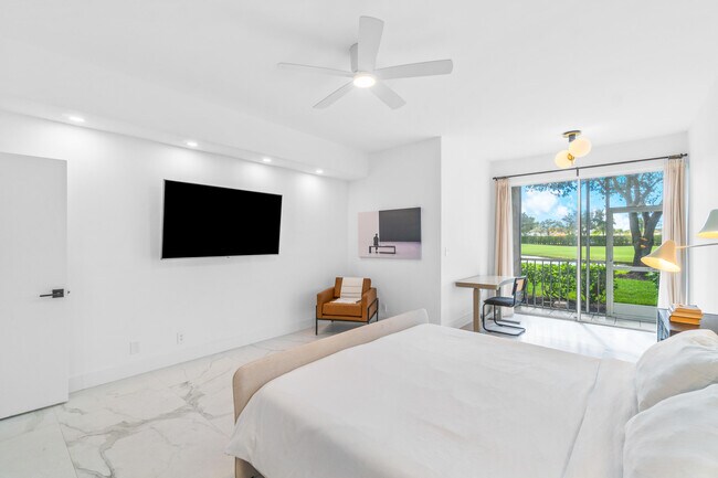 Building Photo - 5136 Lake Catalina Dr