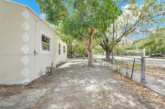 Building Photo - 299 NW 43rd St