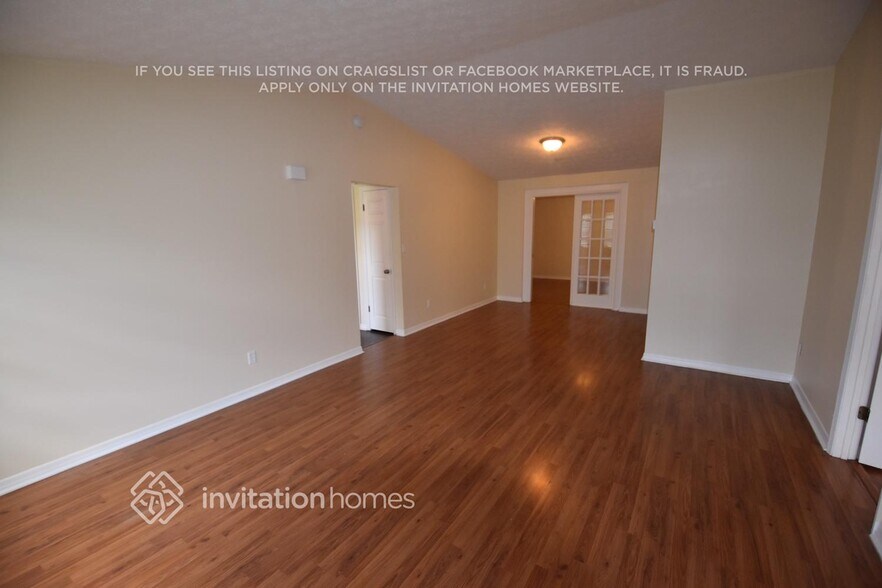Building Photo - 8685 Brackenwood Dr