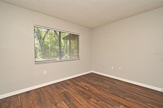 Building Photo - 512 Shane Cir