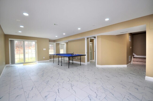 Building Photo - 47 Chaponis Way