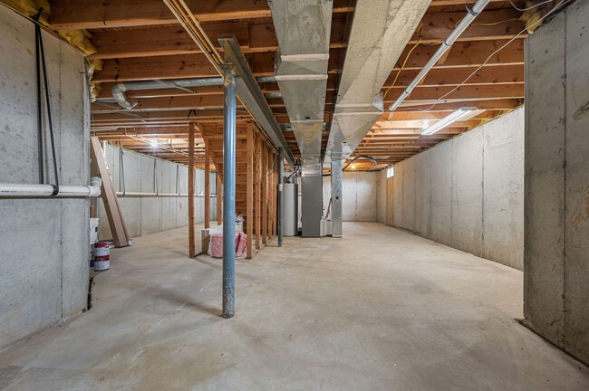 Building Photo - 265 Burnham Ln