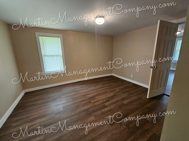 Building Photo - 316 W Henry St