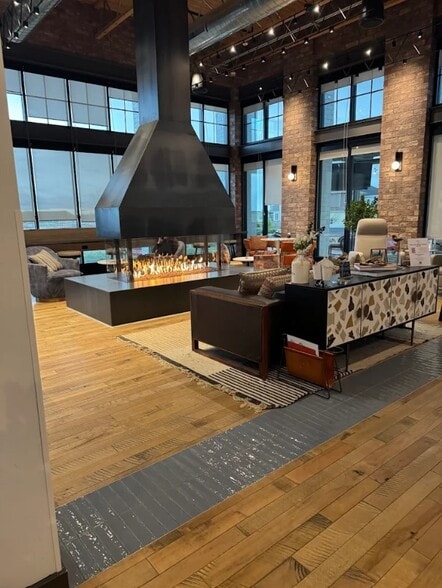 Building Photo - 6328 Deerfoot Dr