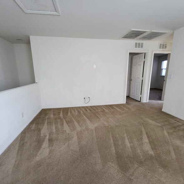 Building Photo - 9282 Keystone Ridge Ave