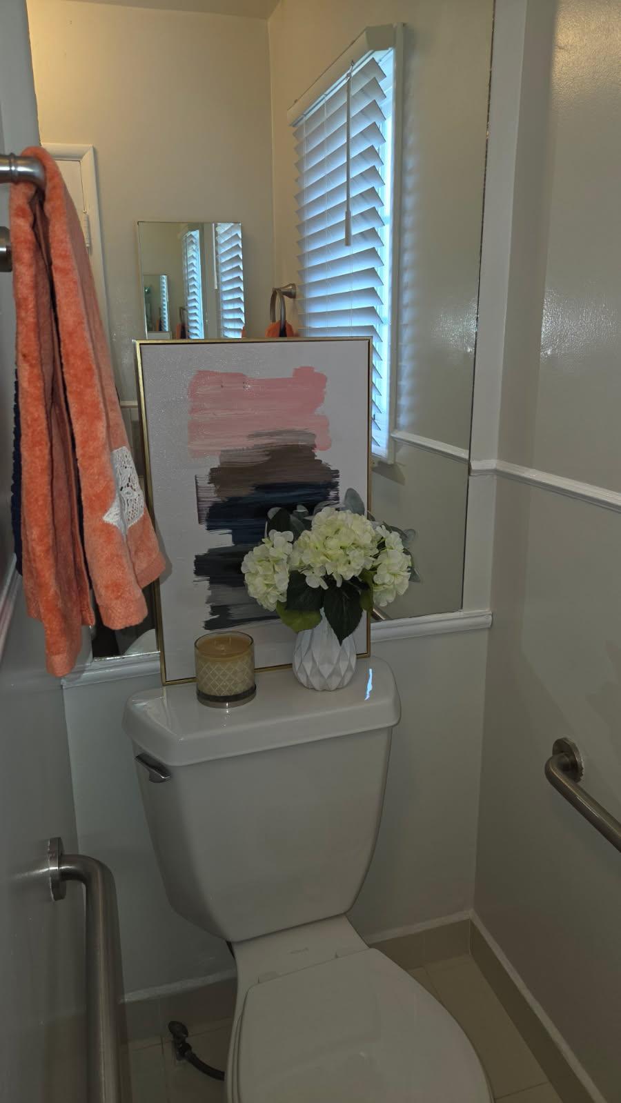 2nd bathroom - 3514 S Burnside Ave