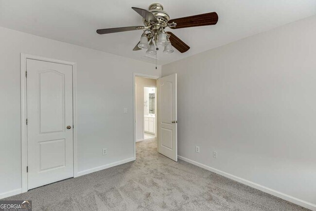 Building Photo - 300 Beckenham Walk Dr