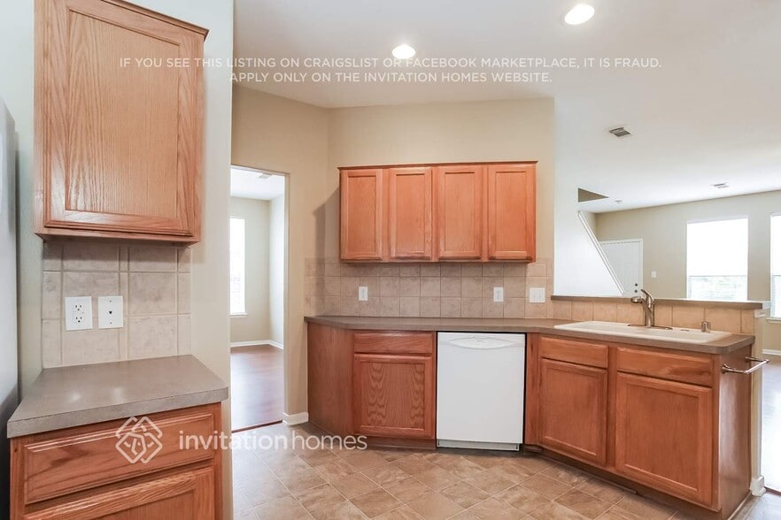 Building Photo - 12143 Landsdown Ridge Way