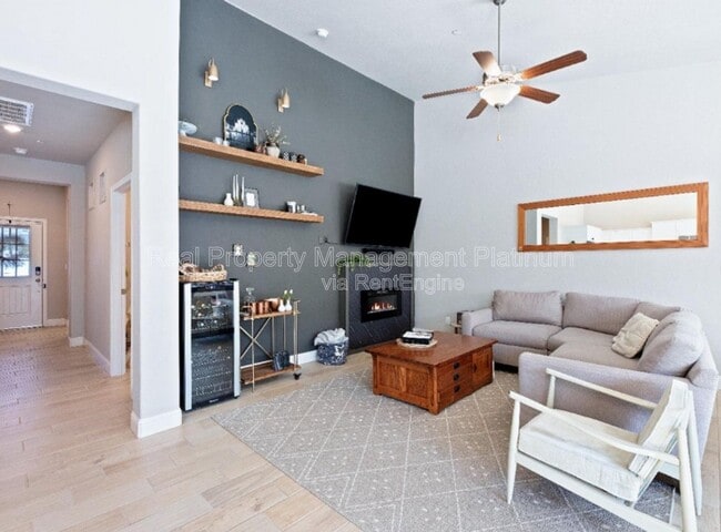 Building Photo - 2170 Hermosa Ave