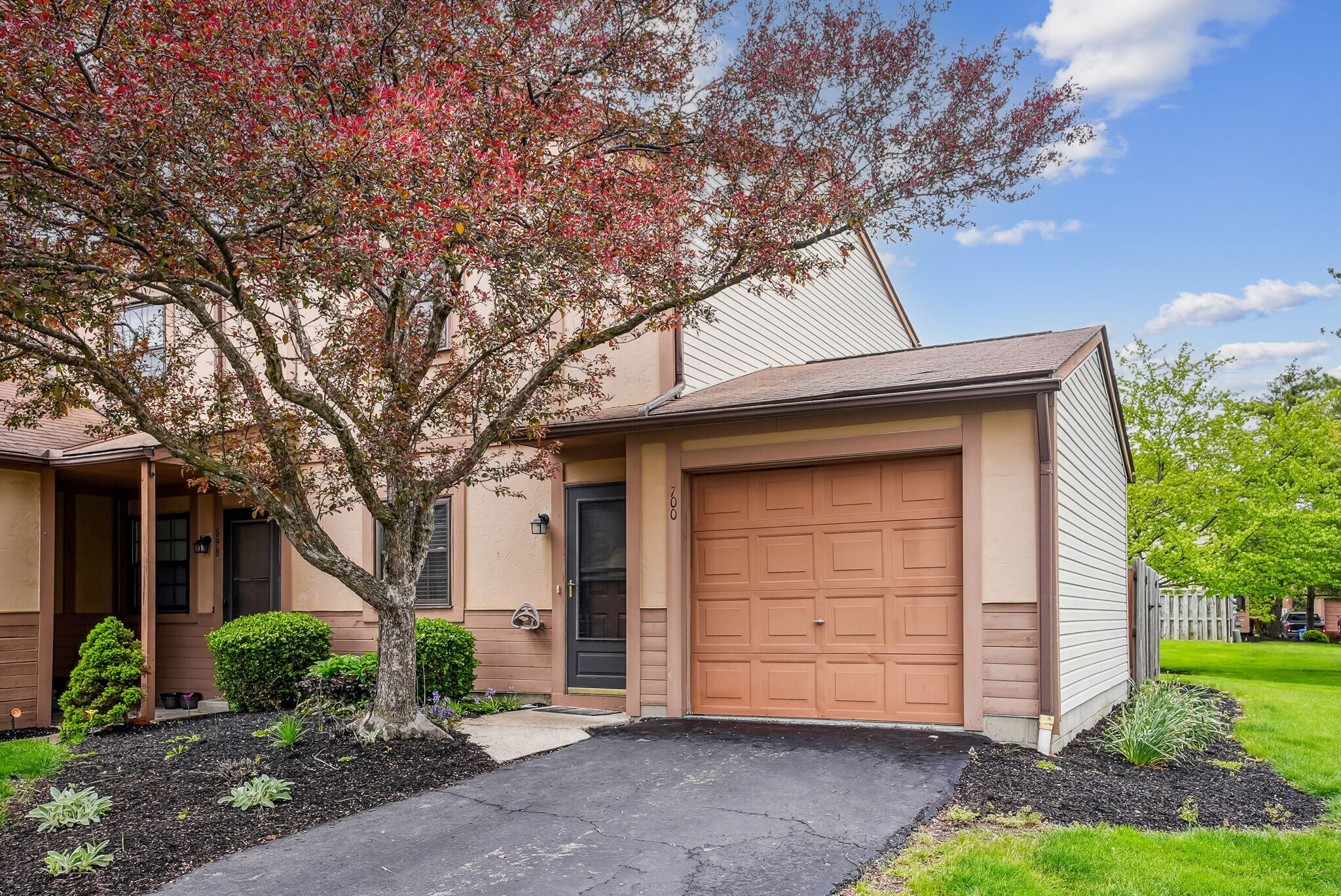 Building Photo - 700 Alta View Ct
