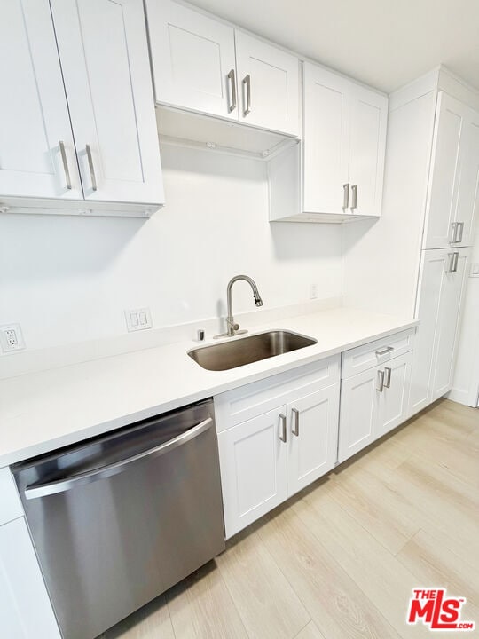 Building Photo - 468 S Roxbury Dr