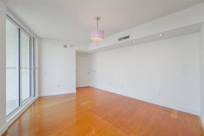 Building Photo - 6000 Island Blvd