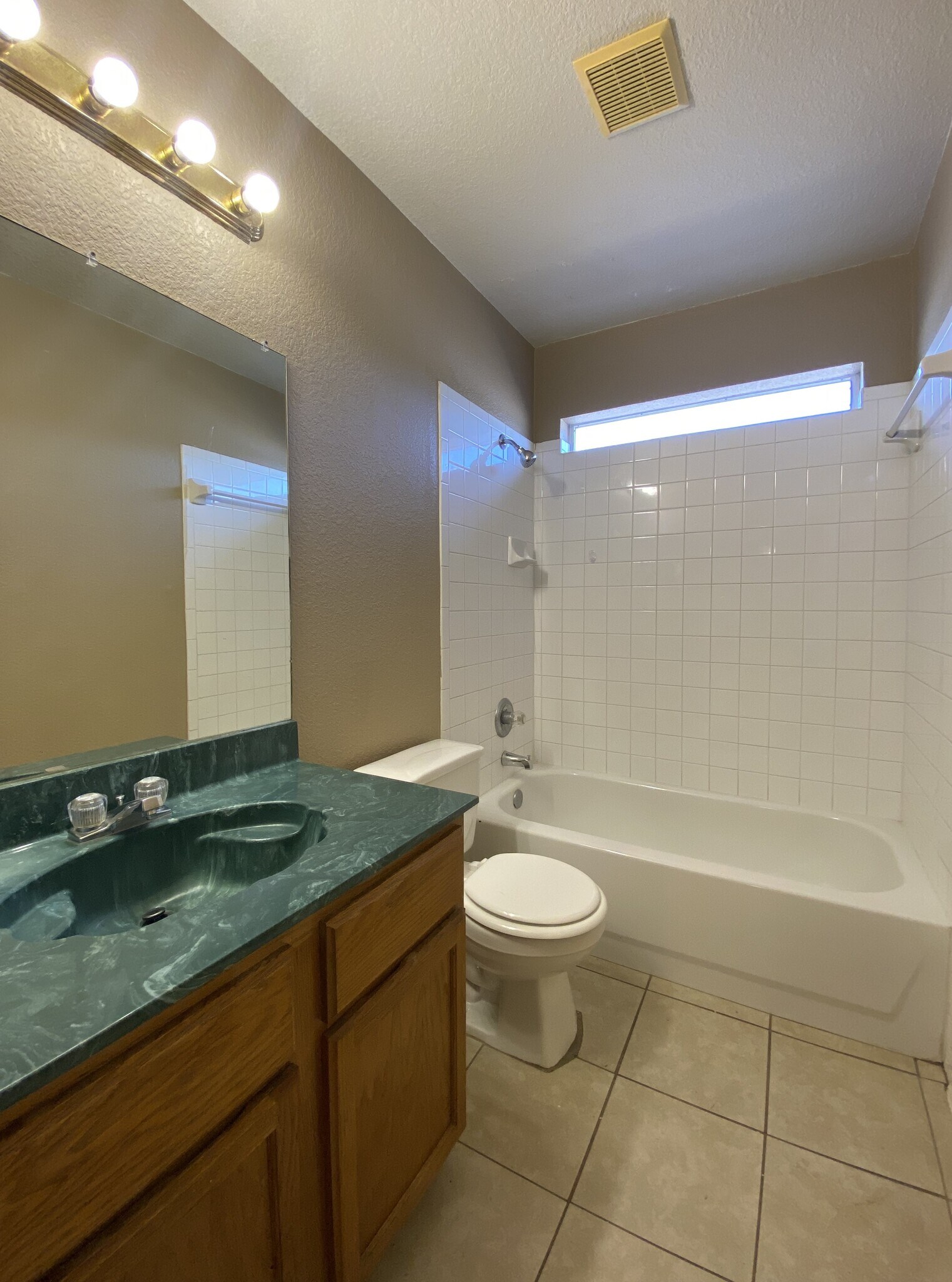 Building Photo - 2801 Cantabrian Dr